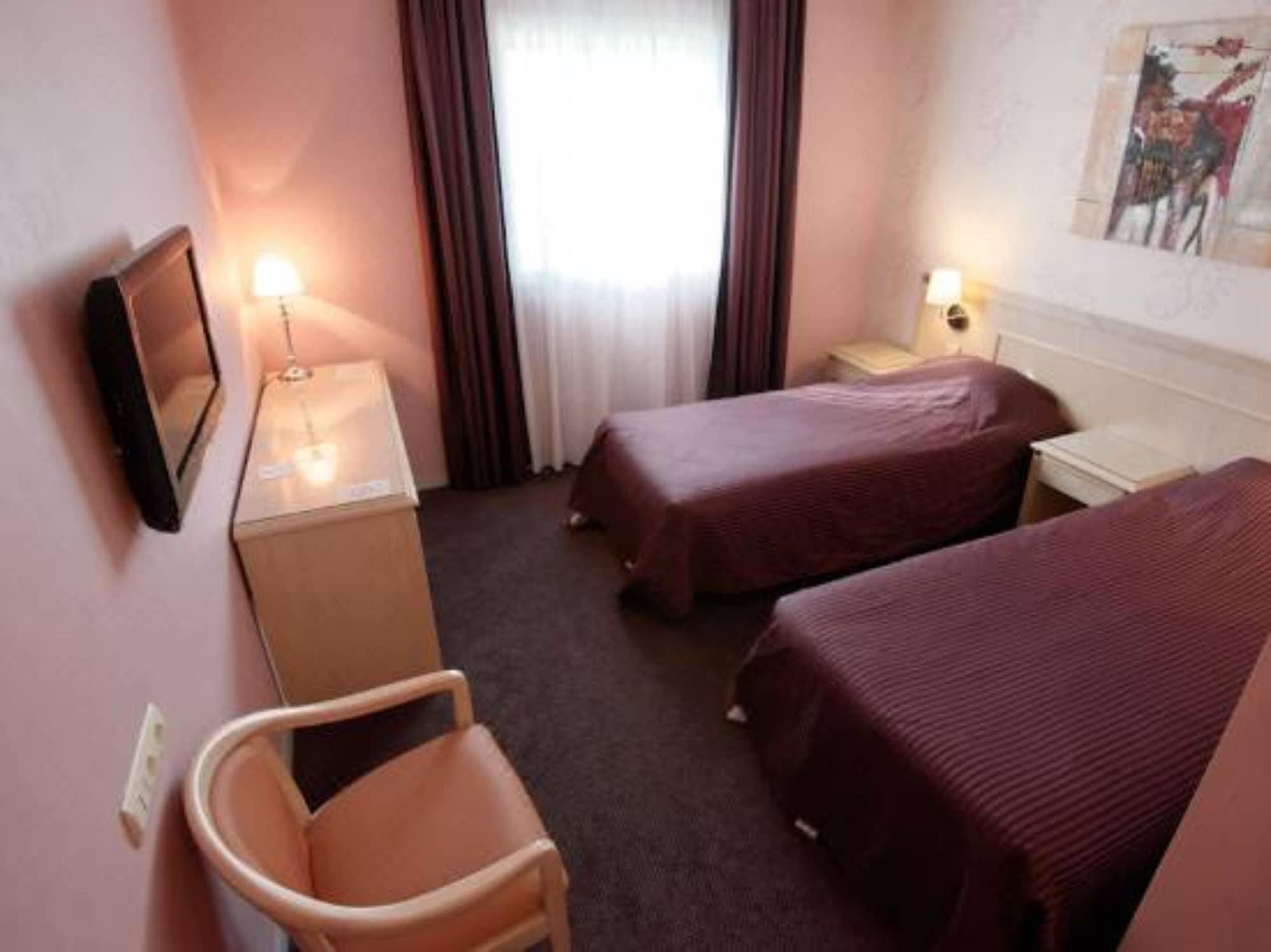 Hotel Le Manoir Orchies Esterno foto