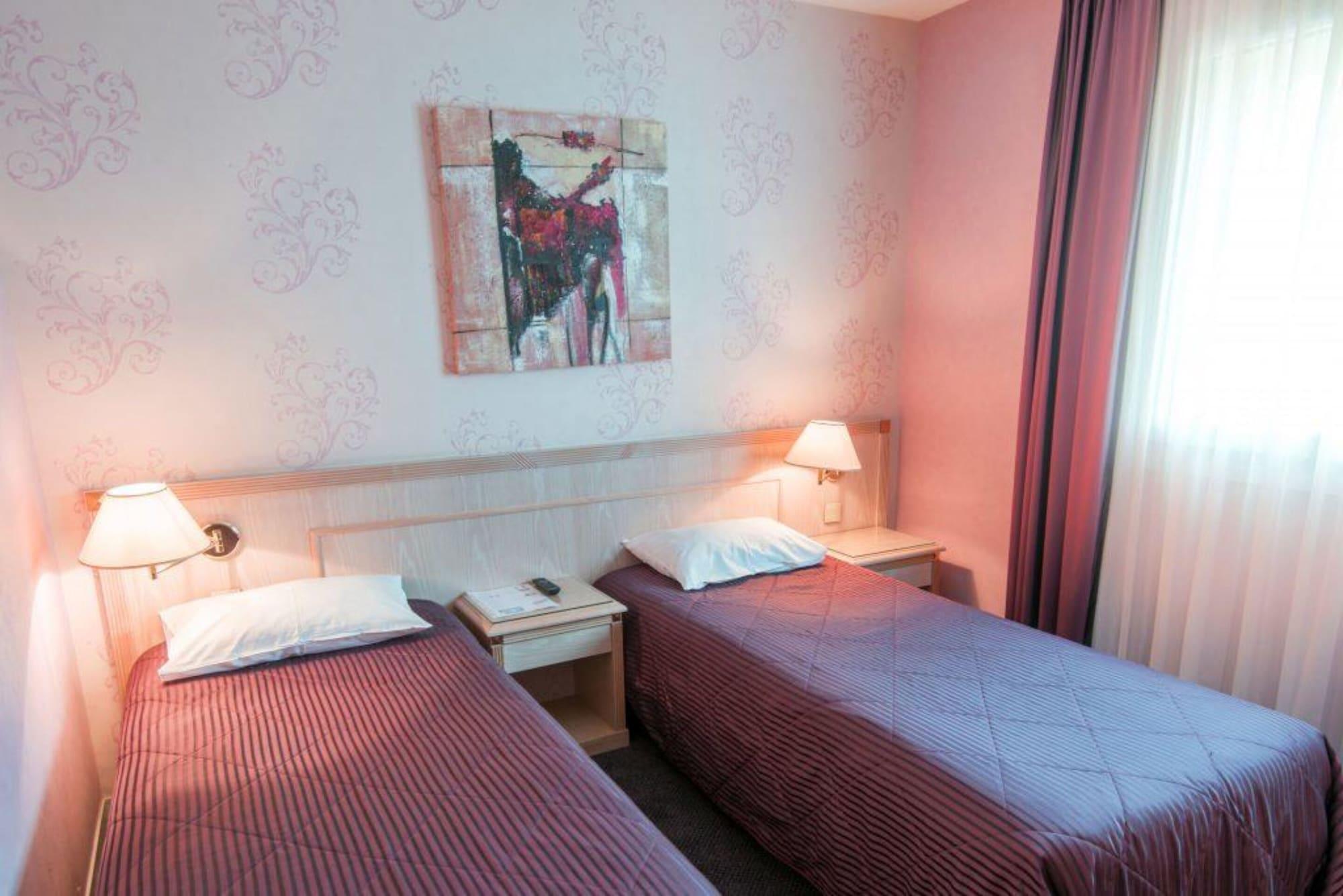 Hotel Le Manoir Orchies Esterno foto